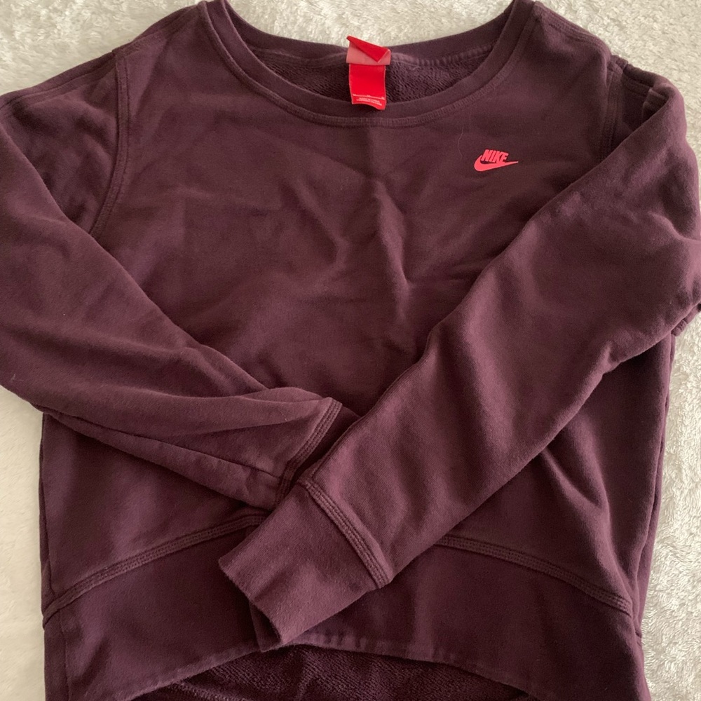 maroon nike crew neck sweater